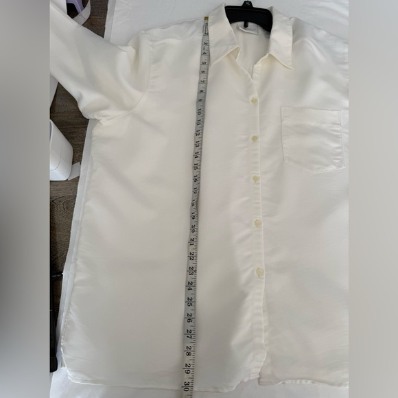 Liz Claiborne Cream-colored, long-sleeved button-down blouse, size 2X - Picture 6 of 10